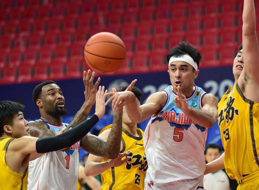 开云体育下载-新赛季无球可打!新疆男篮旧将合同到期走人,曾单场狂砍42+10+10