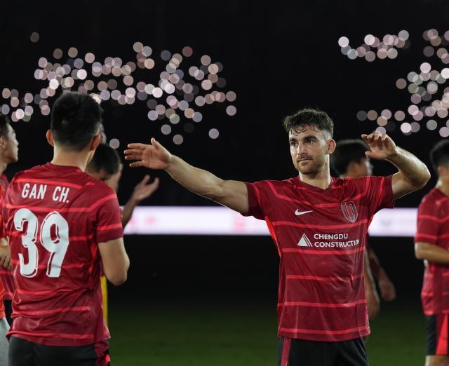 1757863467703011160.jpg (体育)(20)足球——亚冠精英联赛附加赛:成都蓉城队胜曼谷联队XxjpseC008369_20250812_PEPFN0A001.jpg