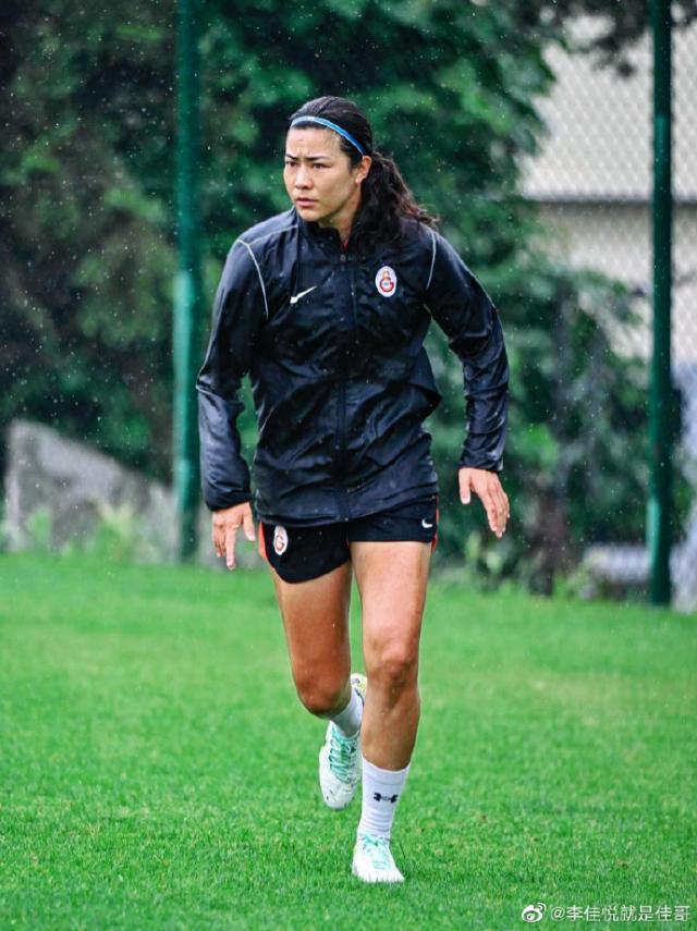 1688811733097089225.jpg 67ebe805gy1he56ezr08gj20mr0ueqck.jpg