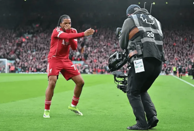 开云体育下载-首开纪录！17岁的恩古莫哈更新Ins：胜利的感觉！